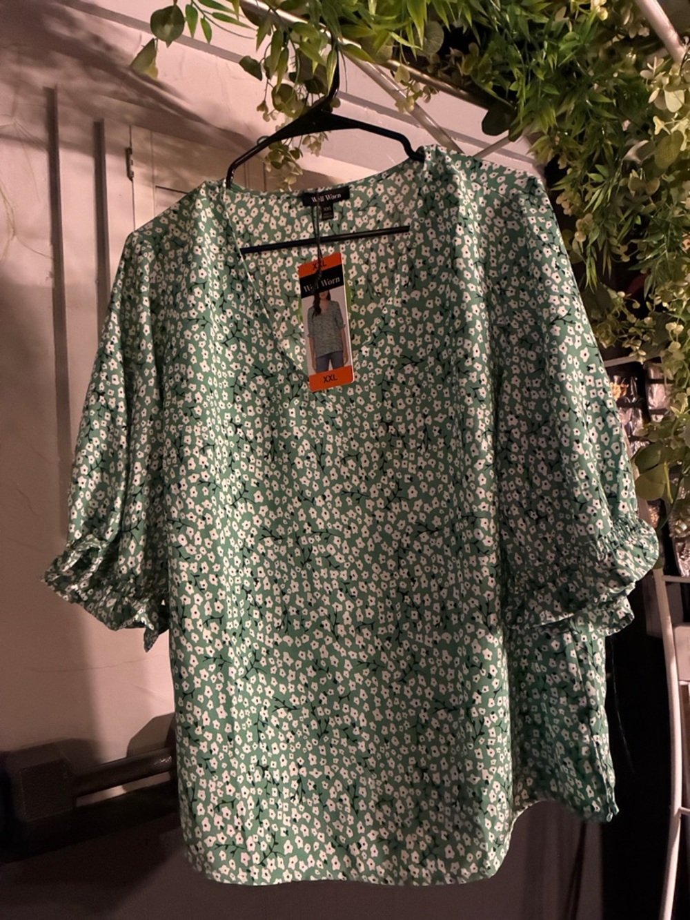 Willi Smith Green and White Floral Blouse Lightweight